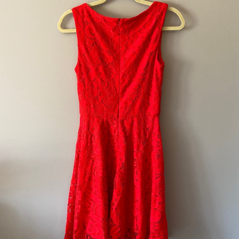 Red Lace Sleeveless Dress - Picture 2 of 2